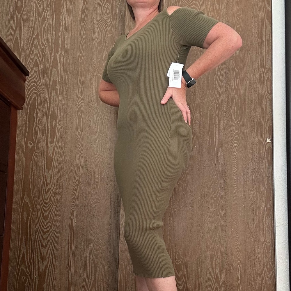 JustFab Olive Green Cold Shoulder Ribbed Knee-Length Dress Size Medium - Picture 13 of 13